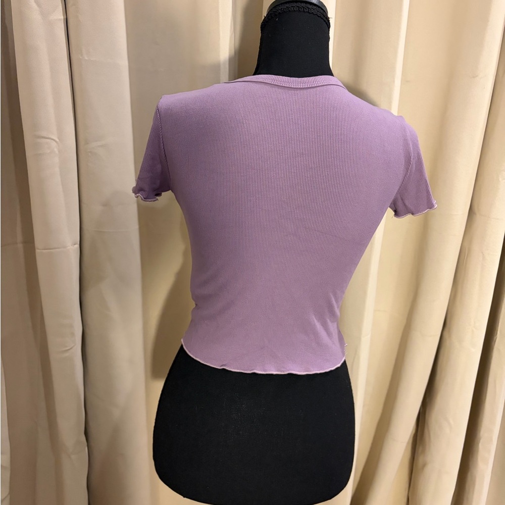 Lilac V-Neck Ruched Crop Top - Picture 2 of 3